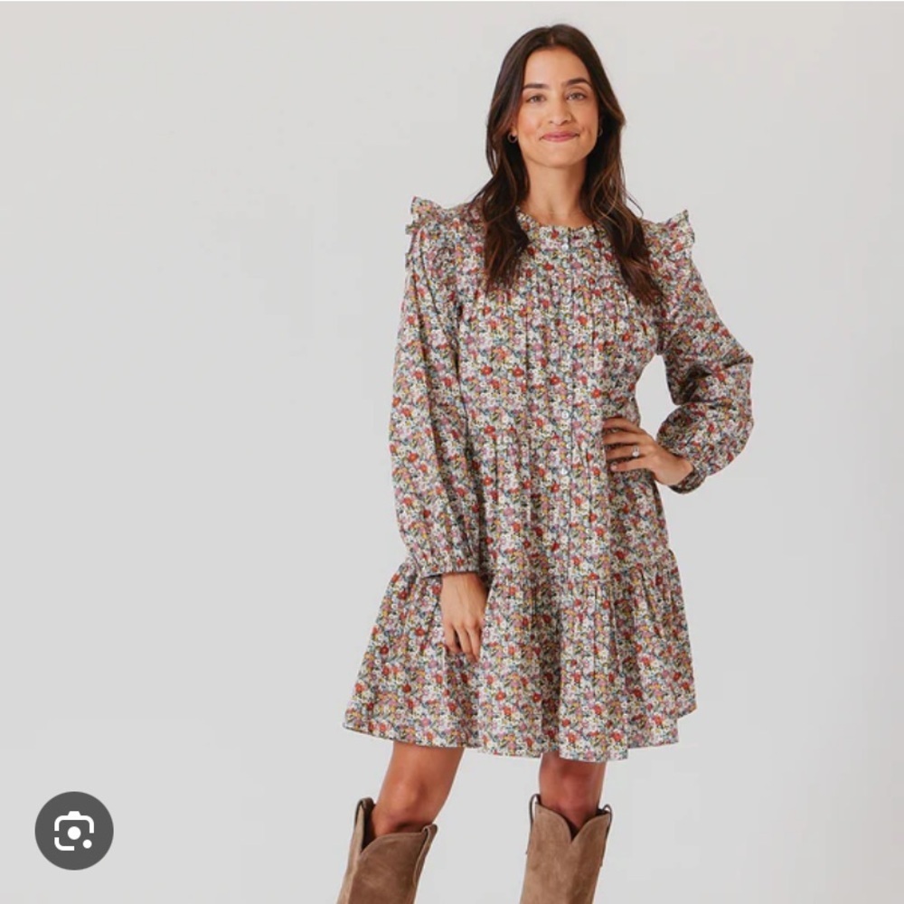 Nwt Kalani Dress - Libby Floral - Pink Chicken
L $270 liberty fabric fall casual